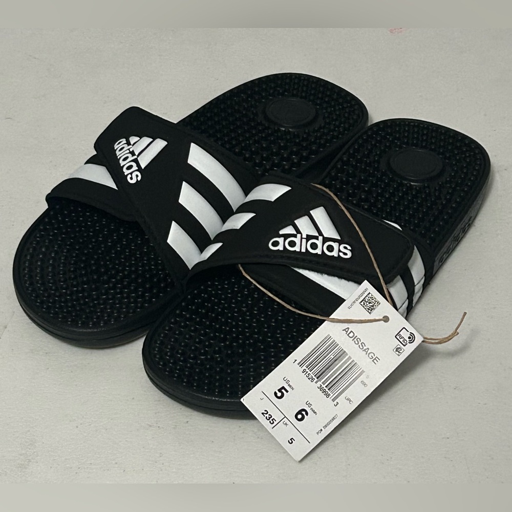 Adidas Adissage Slides Men’s Size 5 — Core Black/White Cloud/Core Black